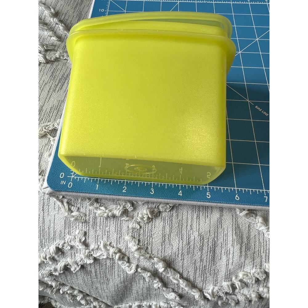 Vintage Lemon Yellow Tupperware Rectangular Container #1243-3 With Lid #1244-6 - Picture 3 of 14